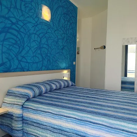 Bed And Breakfast Delfino Blu Torre Vado Exterior photo