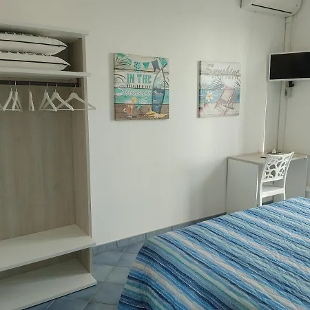 Bed And Breakfast Delfino Blu Torre Vado Exterior photo