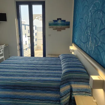 Bed And Breakfast Delfino Blu Torre Vado Exterior photo